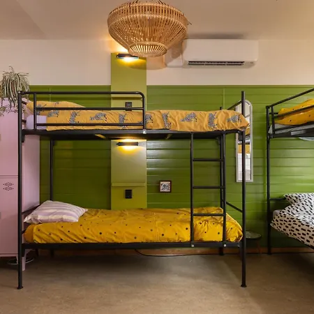 Ani&haakien Hostel