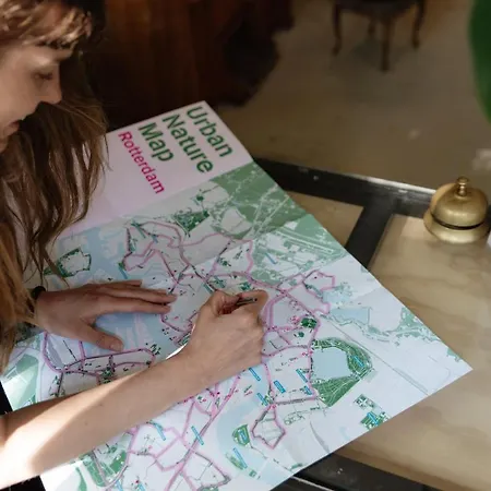 호스텔 애니 하키엔 *