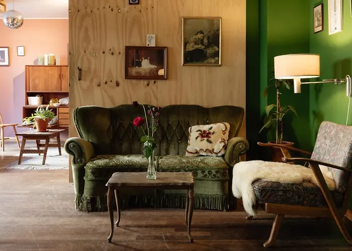 阿尼&哈克恩旅馆 *